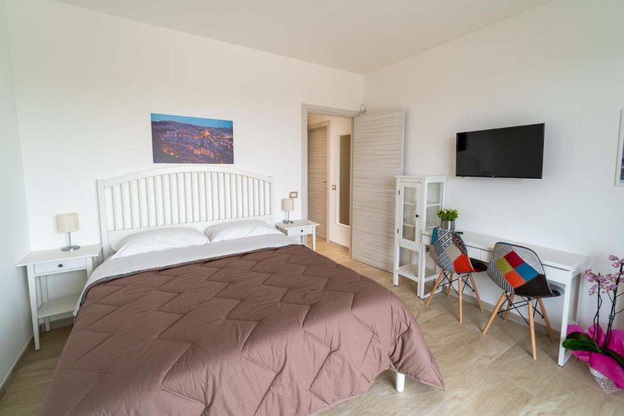 Nni Mia Hotel Modica Kültér fotó